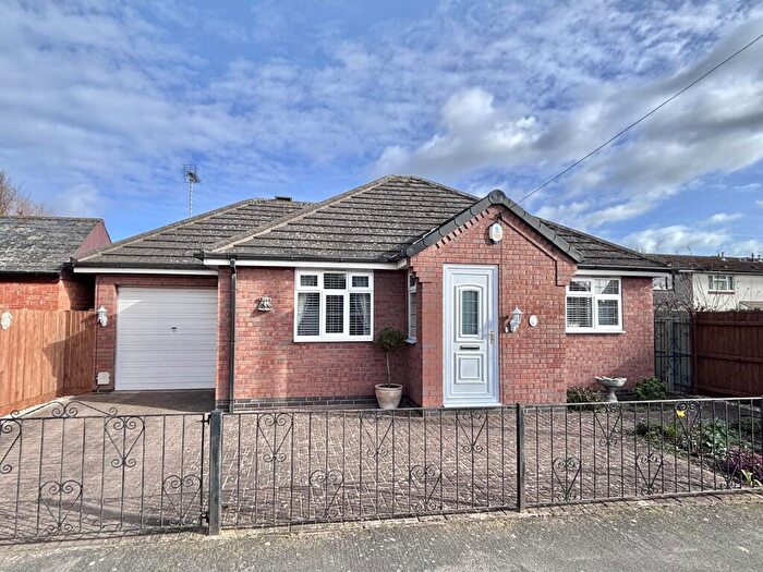 2 Bedroom Detached Bungalow For Sale In Heybrook Avenue, Blaby, Leicester, Leicestershire., LE8
