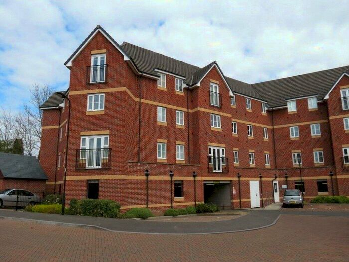 2 Bedroom Apartment To Rent In Eaton Avenue, Slough, Berkshire, SL1