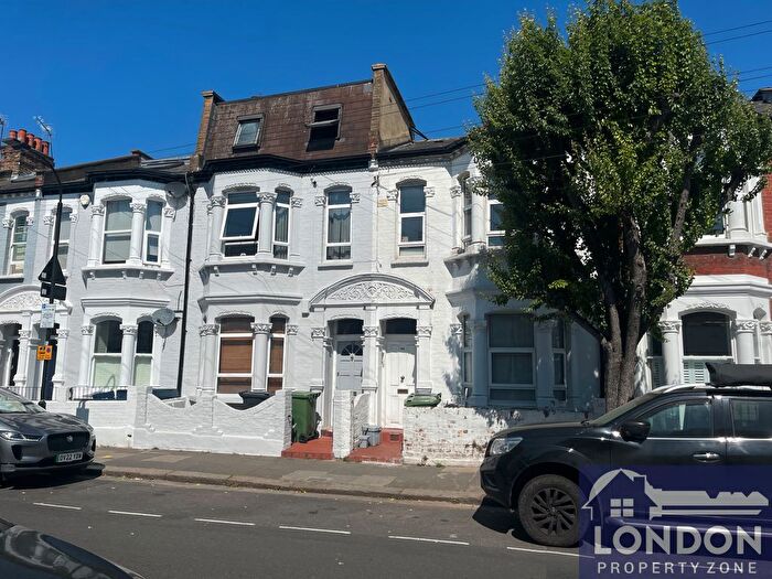 2 Bedroom Flat To Rent In Shorrolds Road, Fulham, London, SW6