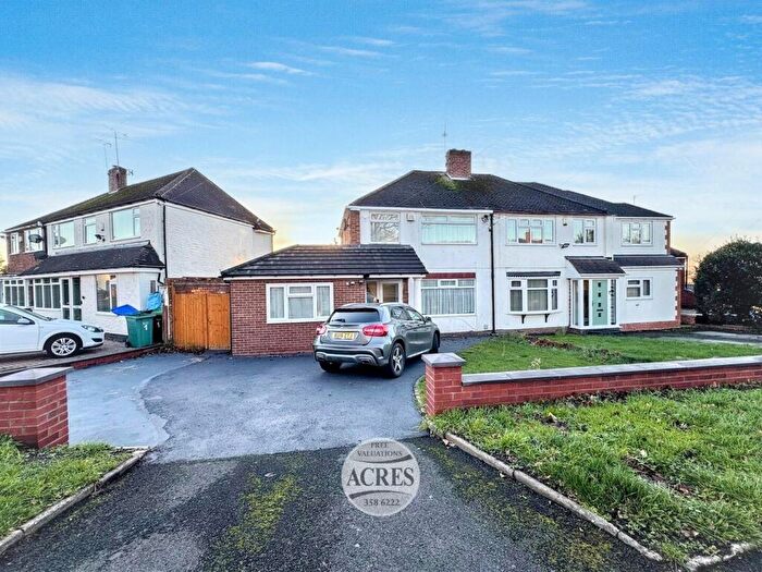 3 Bedroom Semi Detached House For Sale In Broomhill Lane, Great Barr, Birmingham, B43