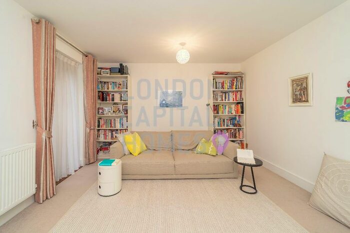 3 Bedroom Detached House To Rent In Emerald Square, London, SW15