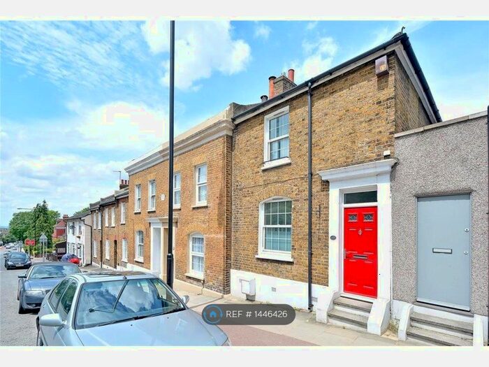2 Bedroom End Of Terrace House To Rent In Shooters Hill, London, SE18