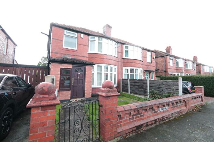 4 Bedroom Semi-Detached House To Rent In School Grove, Manchester, M20