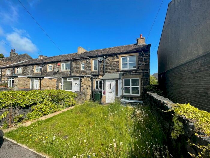 2 Bedroom House To Rent In Briggs Place, Bradford, BD6