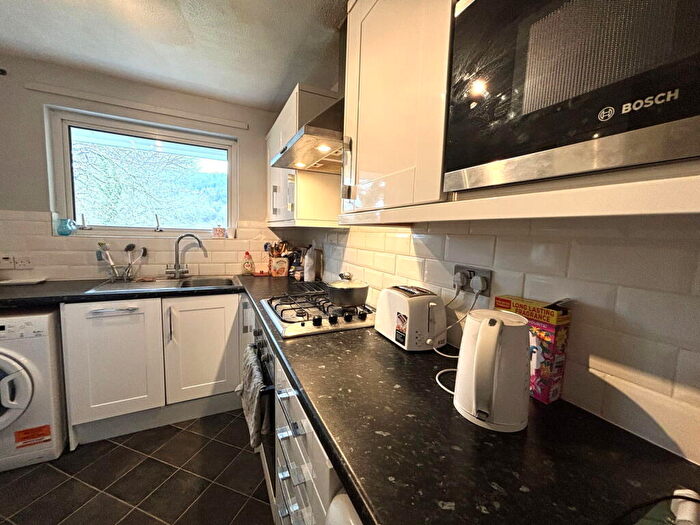 2 Bedroom Flat For Sale In Grosvenor Bridge Road, Bath, BA1