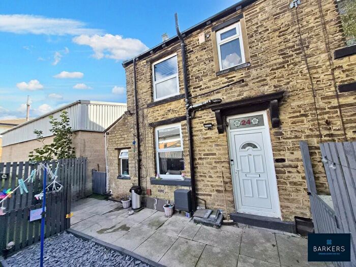 2 Bedroom End Of Terrace House For Sale In Fern Street, Bradford, BD4