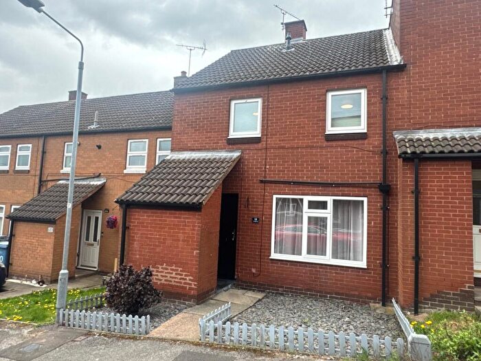 3 Bedroom Terraced House For Sale In Longhurst, Worksop, S81