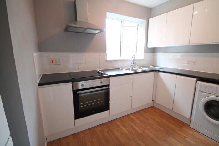 1 Bedroom Apartment To Rent In Valley Road, Kenley, CR8