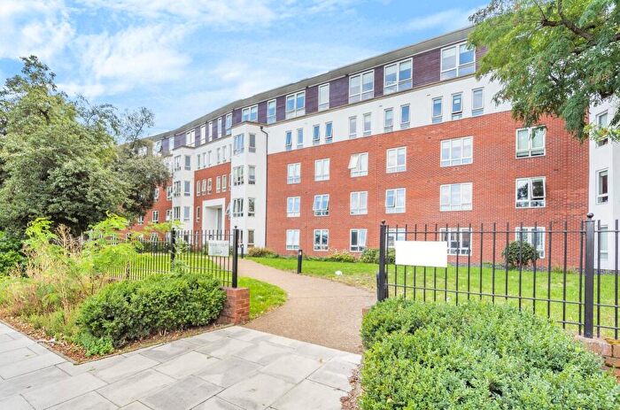 1 Bedroom Apartment To Rent In Eaton Court, High Road, South Woodford, London, E18