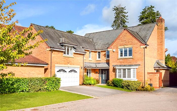 5 Bedroom Detached House For Sale In Woodford Close, Devizes, Wiltshire, SN10