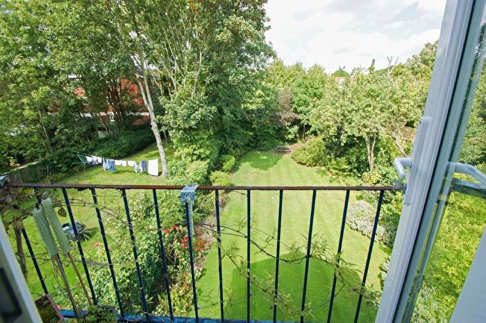 1 Bedroom Flat To Rent In Madeley Road, London, W5