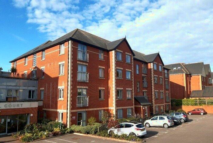 1 Bedroom Flat For Sale In Douglas Avenue, Exmouth, EX8