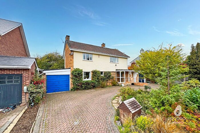 4 Bedroom Detached House For Sale In Sherring Close, Bracknell, RG42