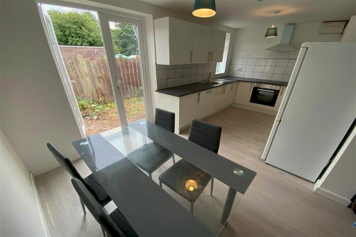 1 Bedroom Terraced House To Rent In Rooms @ Princess Avenue, Beeston, NG9