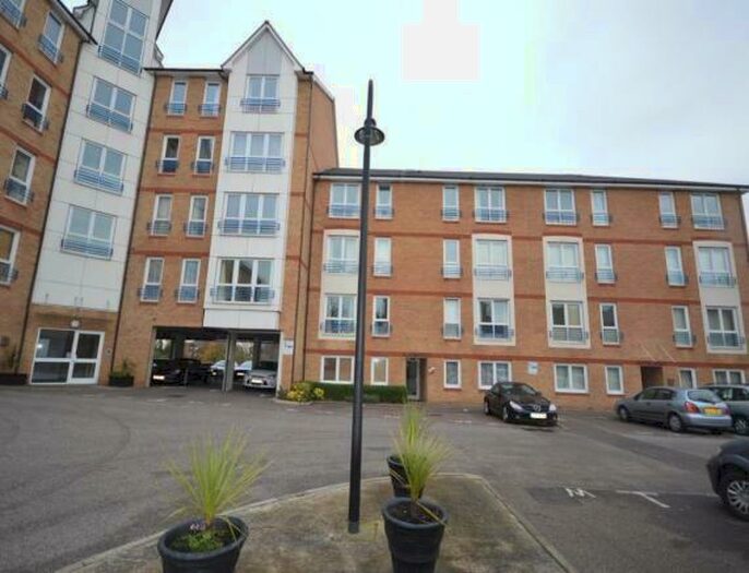 2 Bedroom Apartment To Rent In Fairfield Square, Stuart Road, Gravesend, Kent, DA11