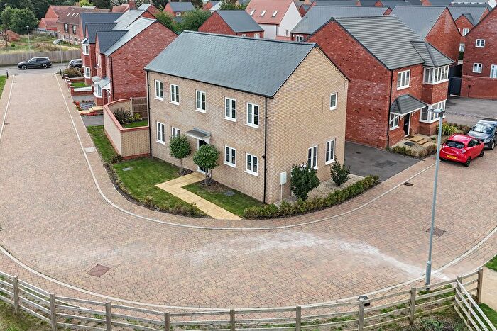 4 Bedroom Detached House For Sale In Kelmarsh Grove, Wellingborough, NN8