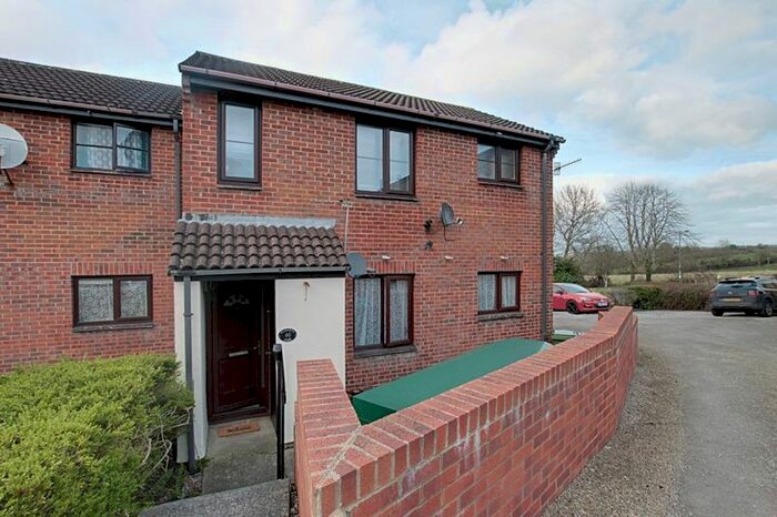 1 Bedroom Flat To Rent In Highgrove Close, Calne, SN11