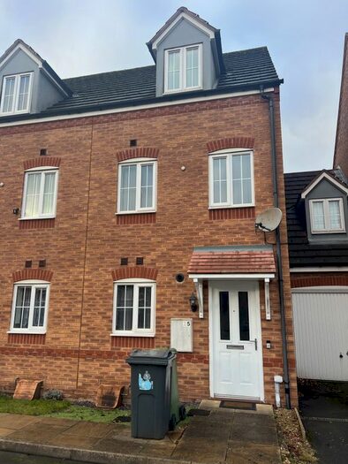 3 Bedroom End Of Terrace House To Rent In Bell Tower Close, Bloxwich, WS3