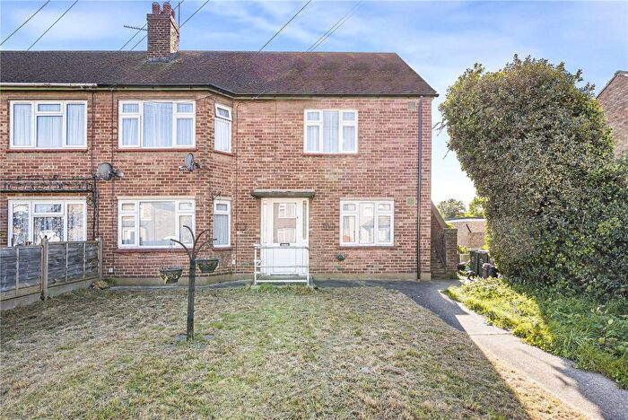 2 Bedroom Maisonette For Sale In Knockhall Chase, Greenhithe, DA9