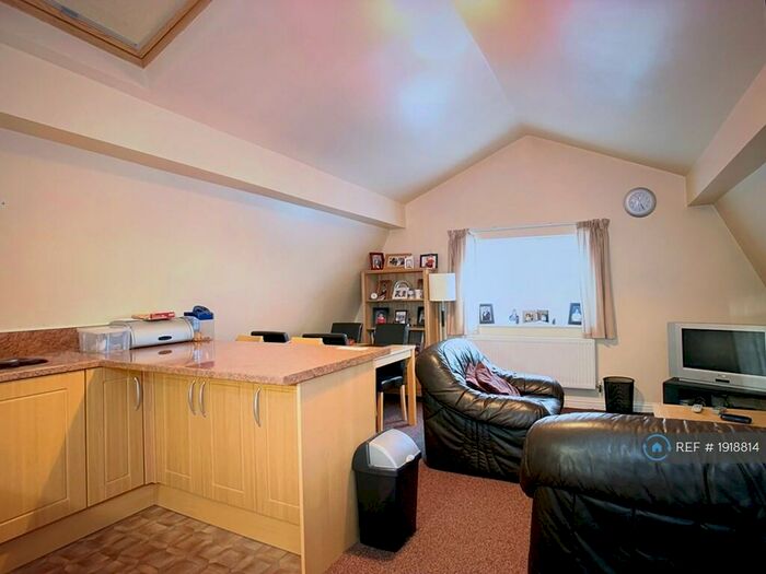 1 Bedroom Flat To Rent In Coach House, Bradford, BD2