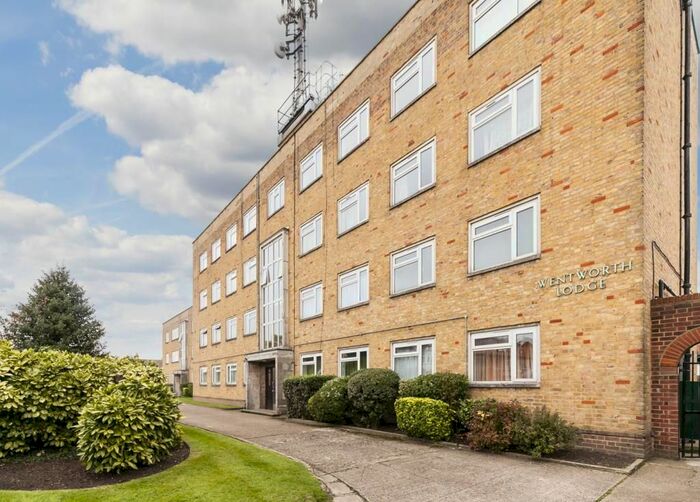 3 Bedroom Flat To Rent In Wentworth Lodge, Wentworth Park, London, N3