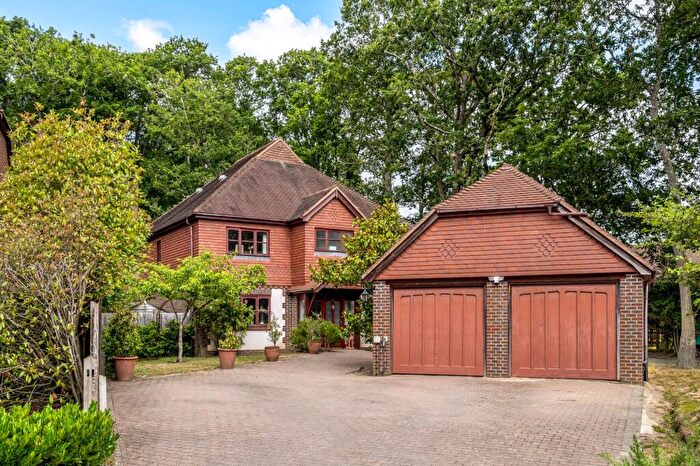 4 Bedroom Detached House For Sale In Oak Way, Ifold, RH14