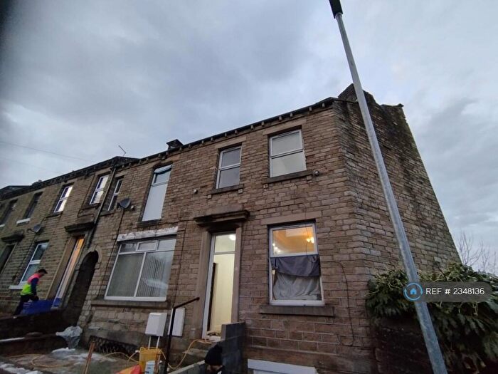 5 Bedroom End Of Terrace House To Rent In New Street, Milnsbridge, Huddersfield, HD3