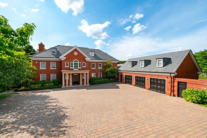 5 Bedroom Detached House For Sale In Queens Drive, Leatherhead, KT22