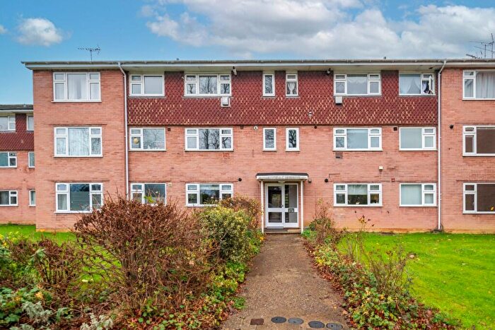 2 Bedroom Apartment For Sale In Horley, RH6
