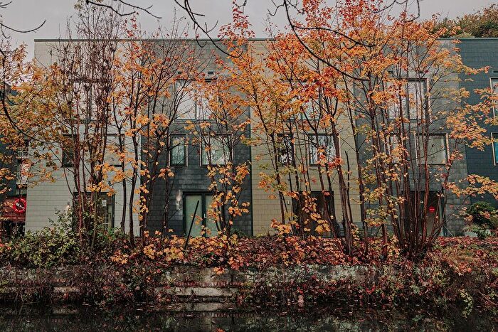 4 Bedroom Terraced House For Sale In Hidden Gardens, , Stãll, LS5