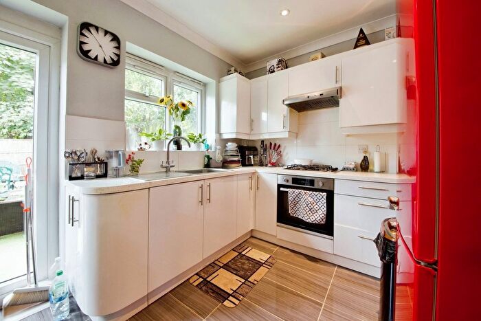 3 Bedroom Terraced House For Sale In Monoux Grove, London, E17