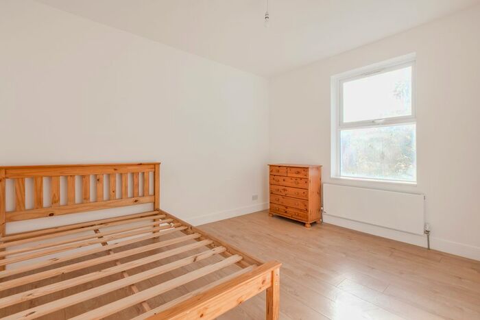 2 Bedroom Flat To Rent In Queens Road, Peckham, SE15