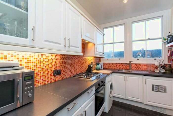 1 Bedroom Flat To Rent In Huron Road, London, SW17