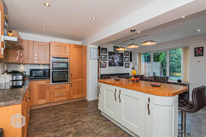 3 Bedroom Semi-Detached House For Sale In Colchester Drive, Farnworth, Bolton, BL4