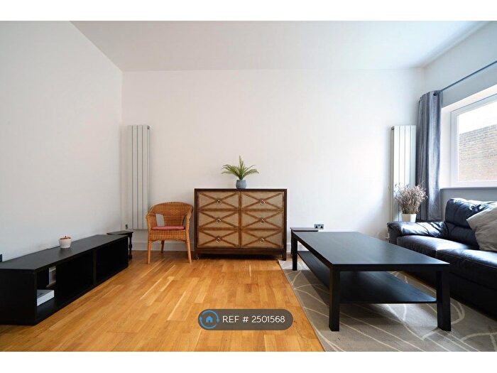 2 Bedroom Flat To Rent In Bathway, London, SE18