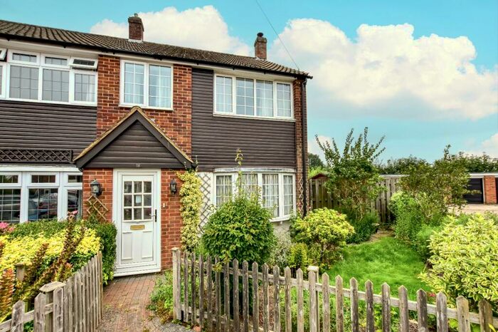 3 Bedroom End Of Terrace House To Rent In Stubbs End Close, Amersham, Buckinghamshire, HP6