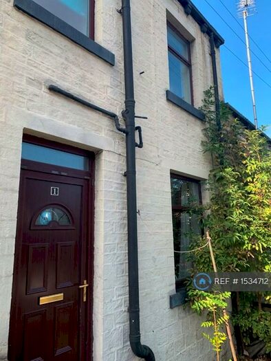 2 Bedroom Terraced House To Rent In Beaumont Avenue, Huddersfield, HD5