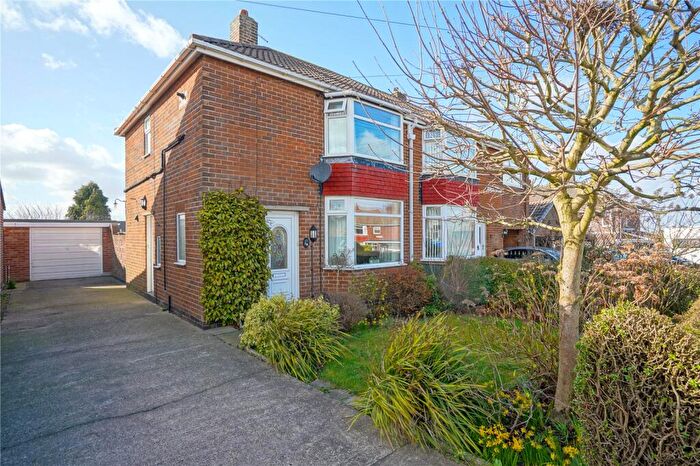 2 Bedroom Semi Detached House For Sale In Elmhirst Drive, Rotherham, South Yorkshire, S65