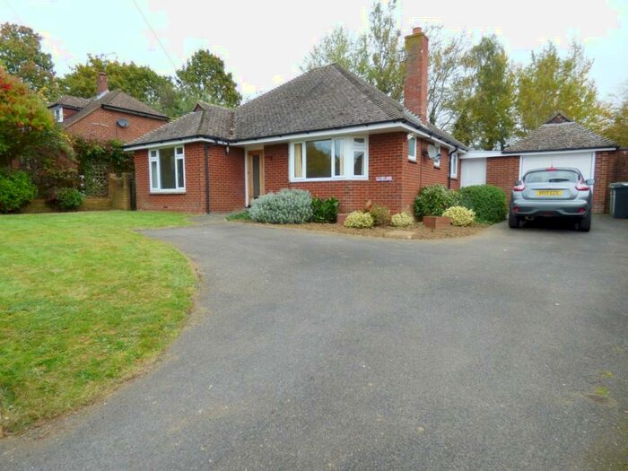 3 Bedroom Bungalow To Rent In Grove Green Lane, Weavering, Maidstone, ME14