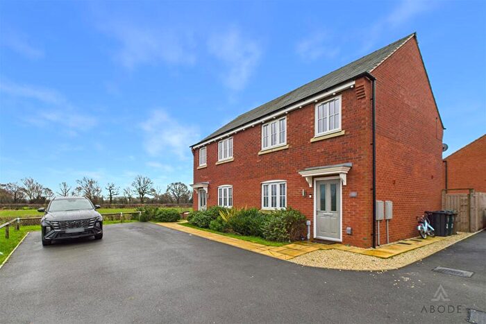 3 Bedroom Semi-Detached House For Sale In Wren Close, Hatton, Derby, DE65