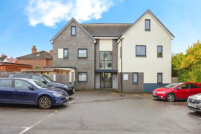 2 Bedroom Flat For Sale In Onslow Road, Guildford, Surrey, GU1