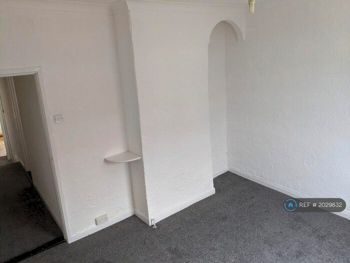 1 Bedroom Flat To Rent In Albert Road, Southsea, PO4