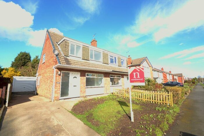 3 Bedroom Semi-Detached House To Rent In Plantation Gardens, Alwoodley, Leeds, LS17