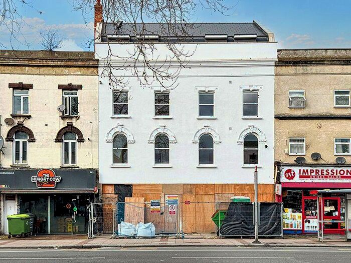 3 Bedroom Apartment To Rent In Barking Road, London, E13