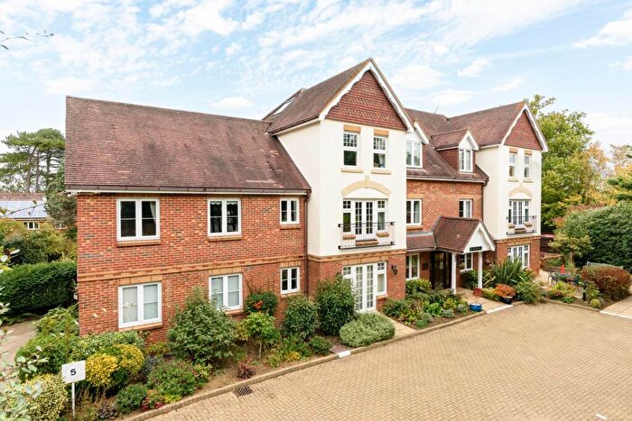 2 Bedroom Retirement Property For Sale In Pegasus Court, Leatherhead, KT22