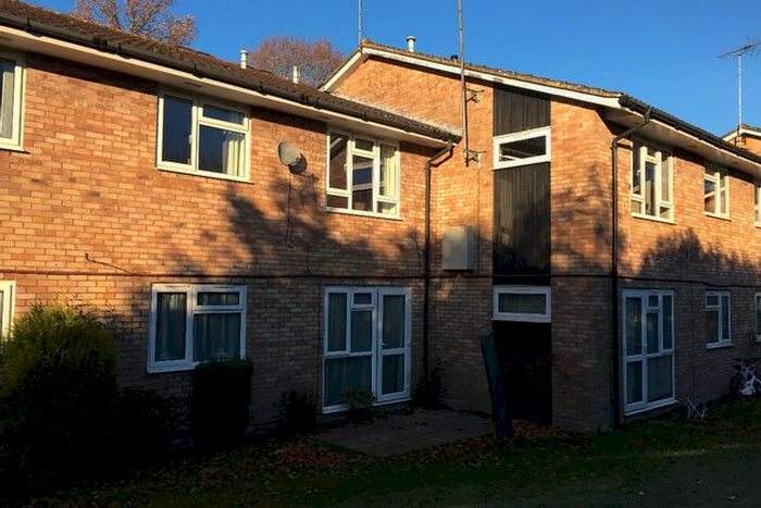 2 Bedroom Maisonette To Rent In Bramble Close, Copthorne, Crawley RH10