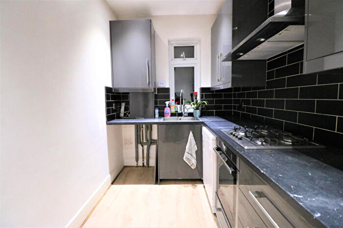 2 Bedroom Terraced House To Rent In Kensington Garden, Ilford, IG1