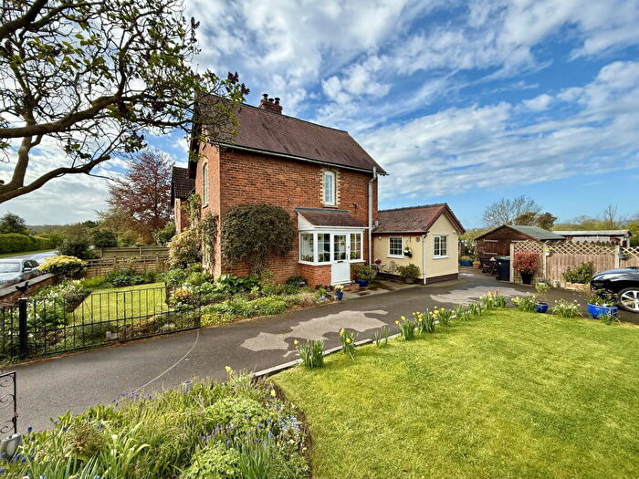 4 Bedroom Semi Detached House For Sale In Barbers Bridge, Gloucester, GL2