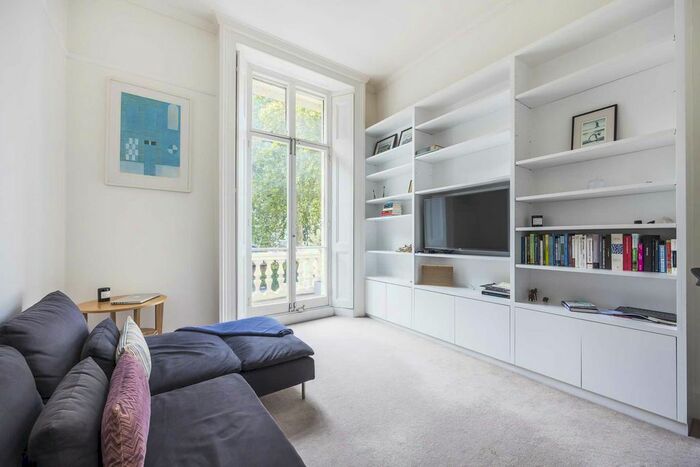 1 Bedroom Flat To Rent In St George`S Square, Pimlico, SW1V