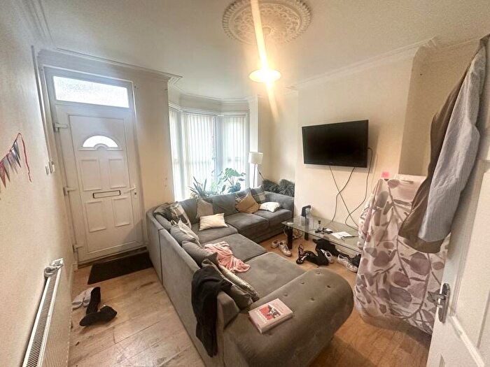 4 Bedroom Terraced House To Rent In Mayville Street, Hyde Park, Leeds, LS6